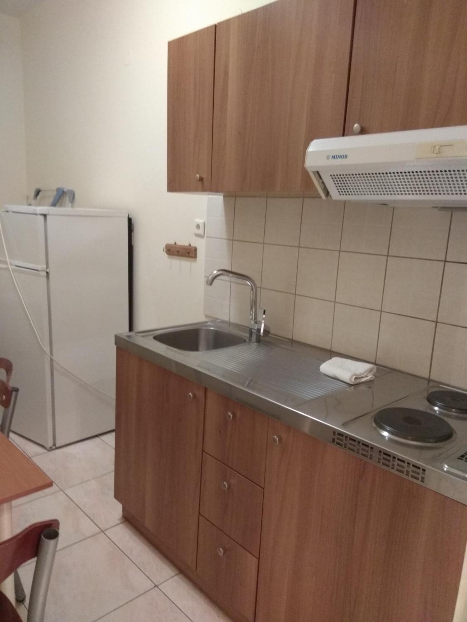 ニキティ Nikos Houseアパートホテル エクステリア 写真