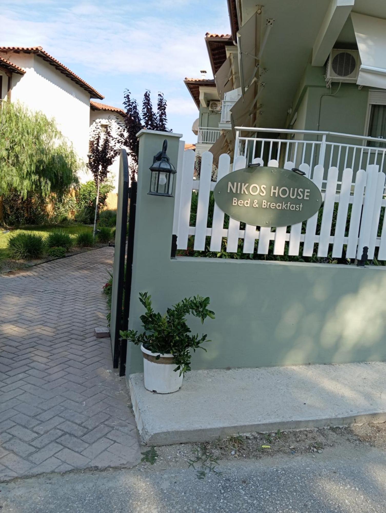 ニキティ Nikos Houseアパートホテル エクステリア 写真